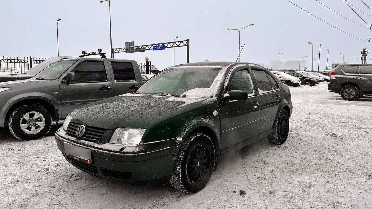 Купить Volkswagen Bora 1 поколение седан, 1999 года, цвет: Зеленый, за  260000 руб. в Санкт-Петербурге